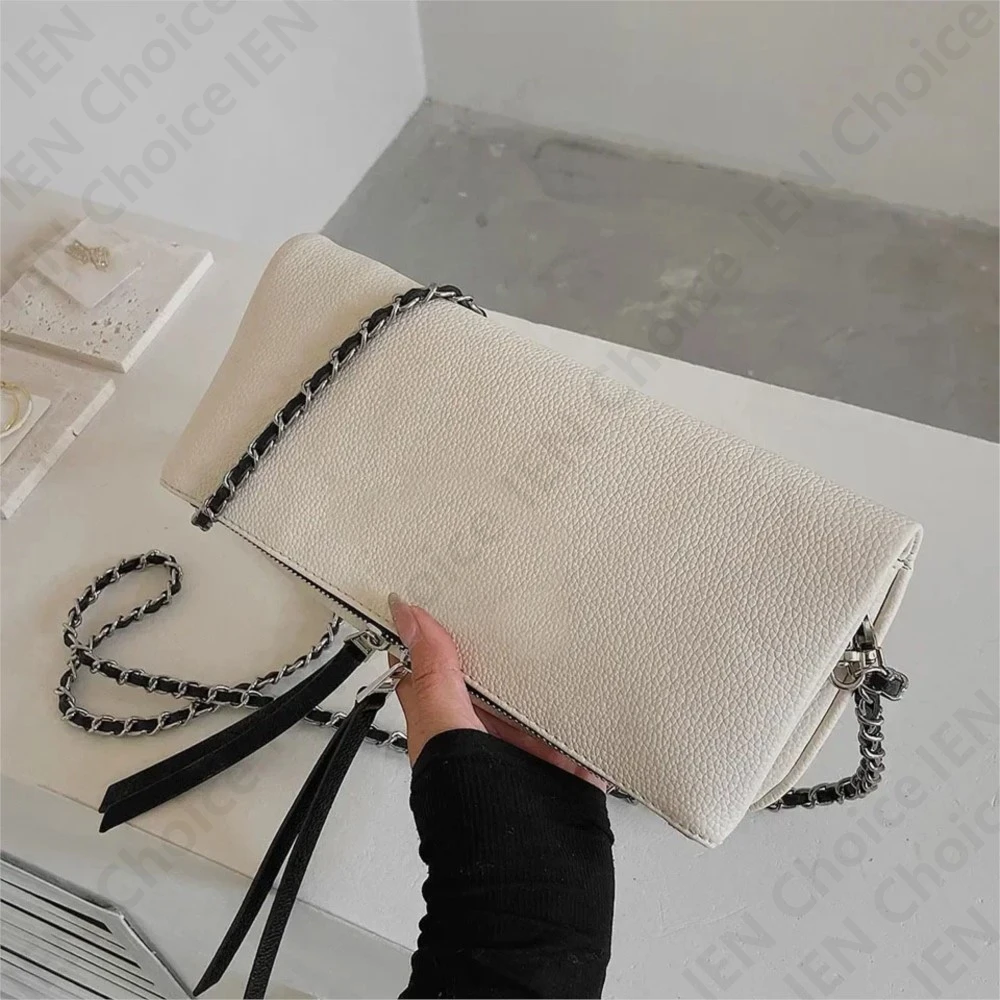 Женская кожаная сумка через плечо с двумя цепочками