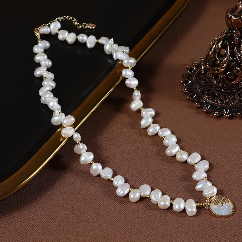 

Mother of Pearl Coin Pendant Necklace Simple Fashion Jewelry Irregular Baroque Natural Pearl Necklace Choker for Women Wedding