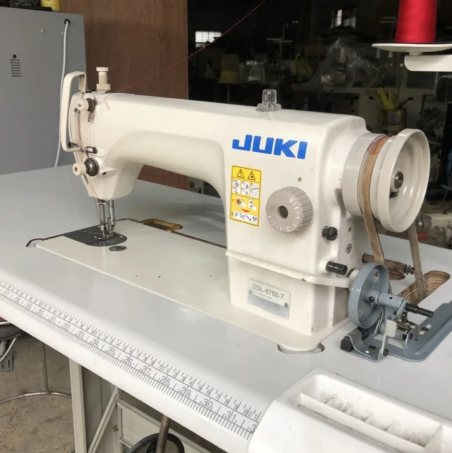 Б/у 80% новая механическая швейная машина для стежков juki-DDL-8700 промышленная