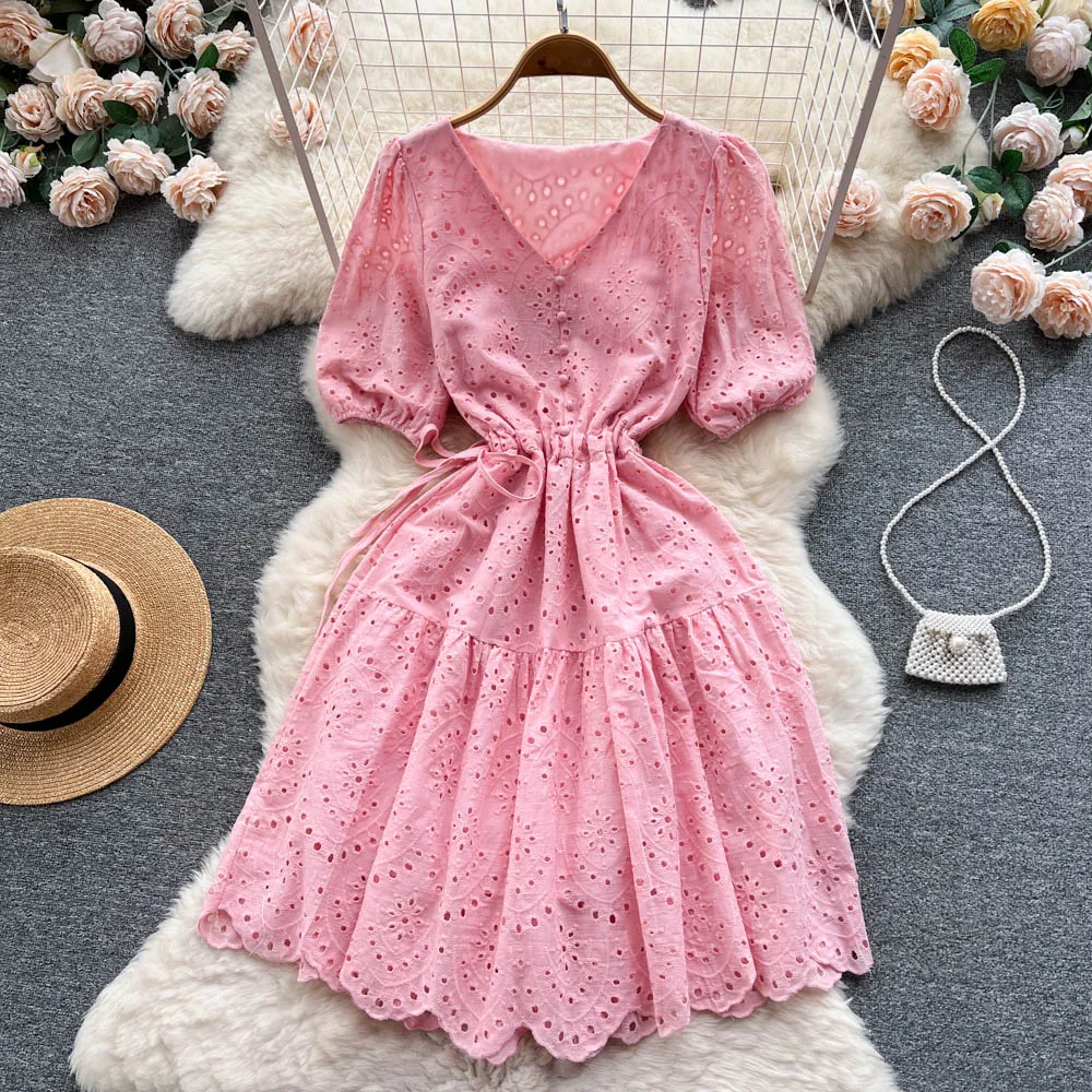 

Женское платье с вышивкой, длинное платье с коротким рукавом и V-образным вырезом