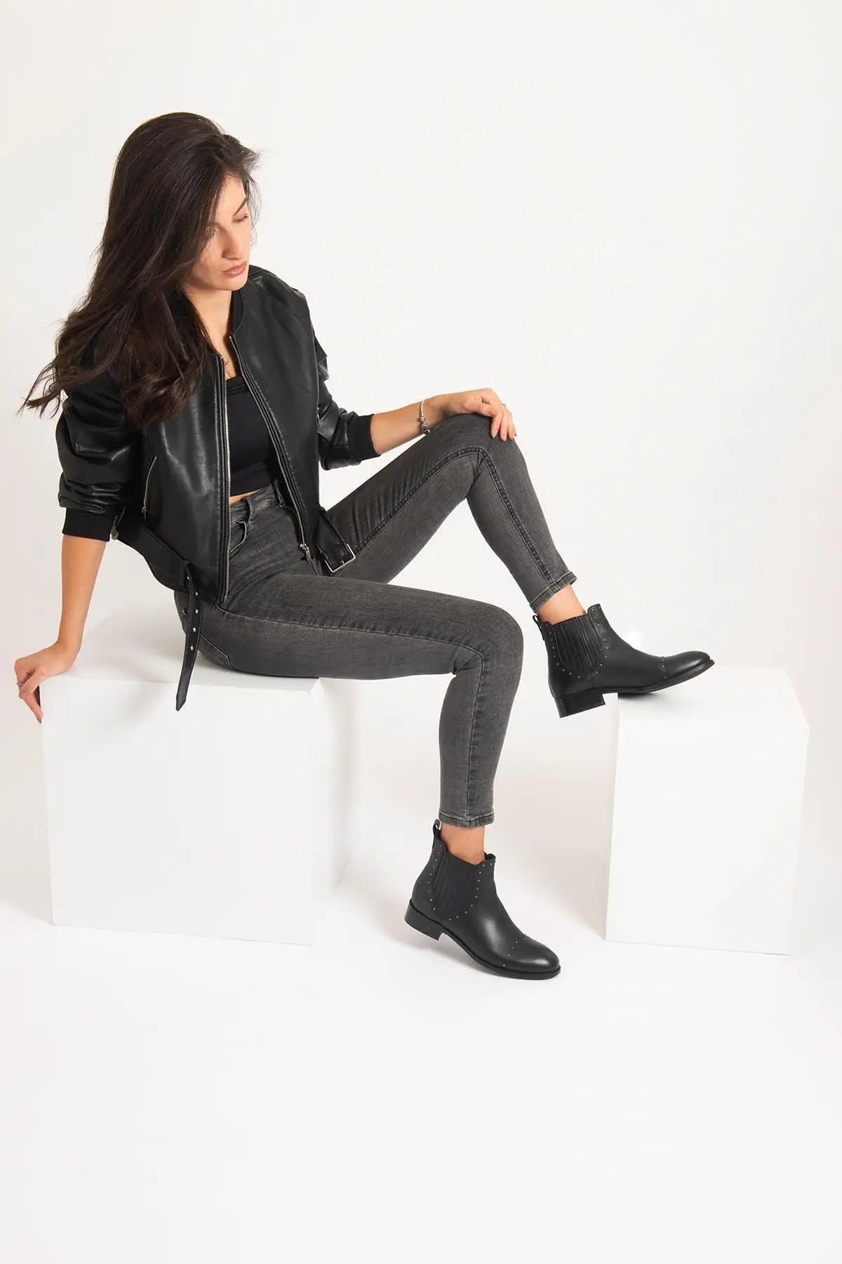 

Женские сапоги из натуральной кожи, а также шиномонтажные сапоги с металлическими деталями, удобные женские роскошные стильные сапоги на к...