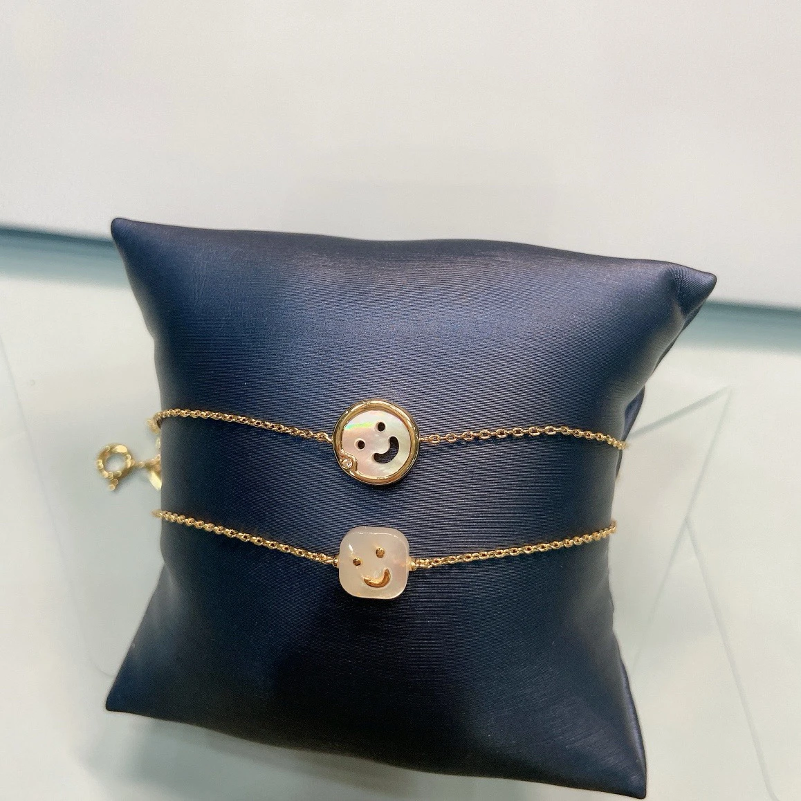 Hefang Where Is the Fritillary Smiley Face Necklace Smile Bracelet Light Luxury Advanced Design Sense Choker