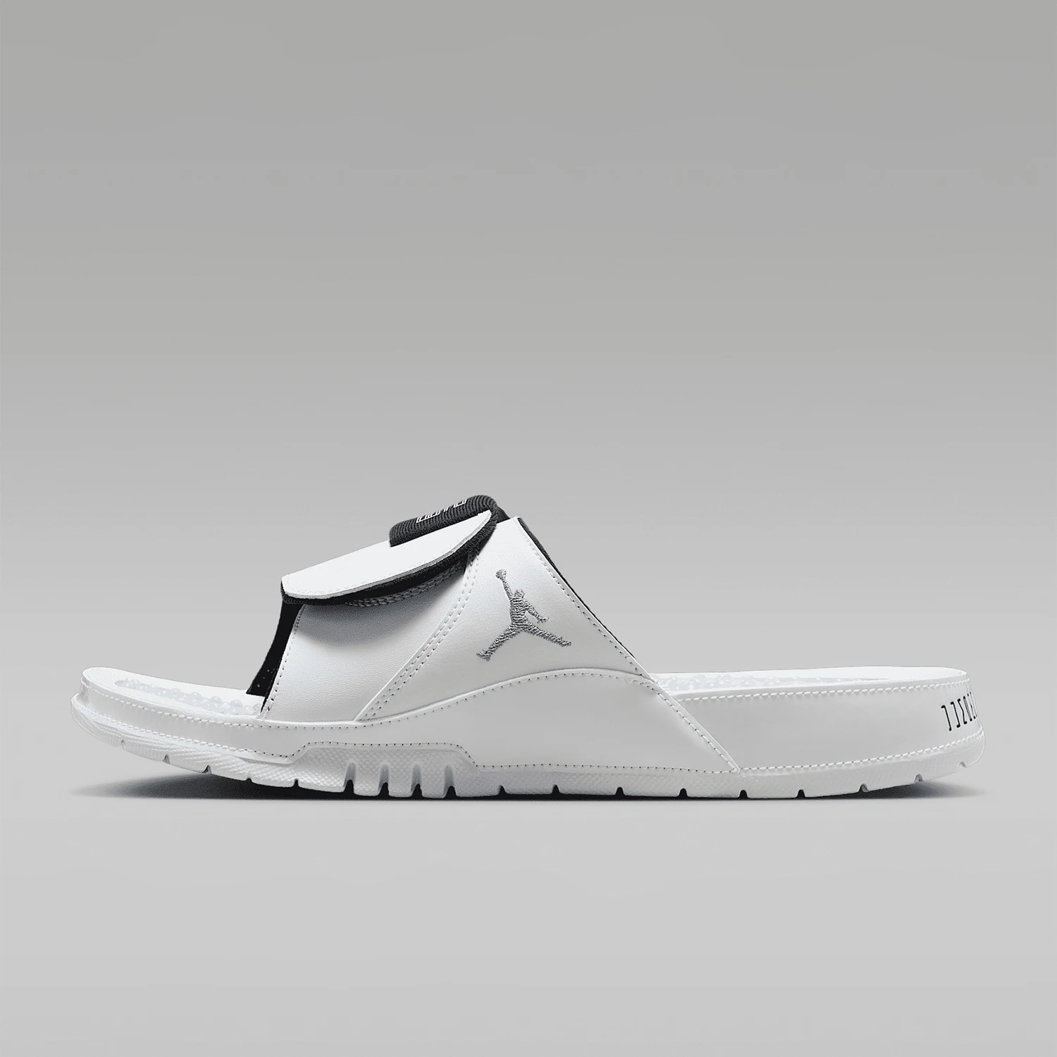 Фото Оригинальные мужские повседневные тапочки Nike JORDAN, износостойкие, дышащие, модель FN2452-104. №1