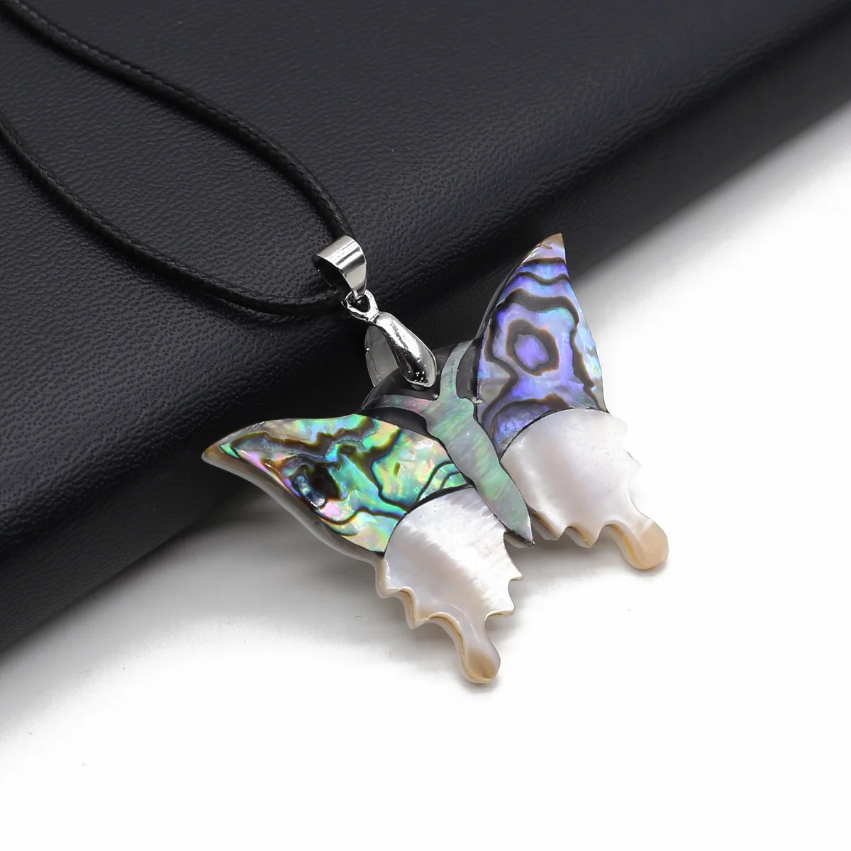 

Natural Mother of pearl Shell Pendant Necklace Reiki Heal Butterfly Shape High Quality for Women Necklace Jewelry Gifts