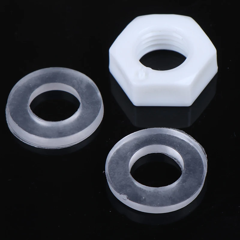 Стеклянная винная бутылка с пластиковым краном-распределителем и специальным клапаном для бочки-резервуара с водой.