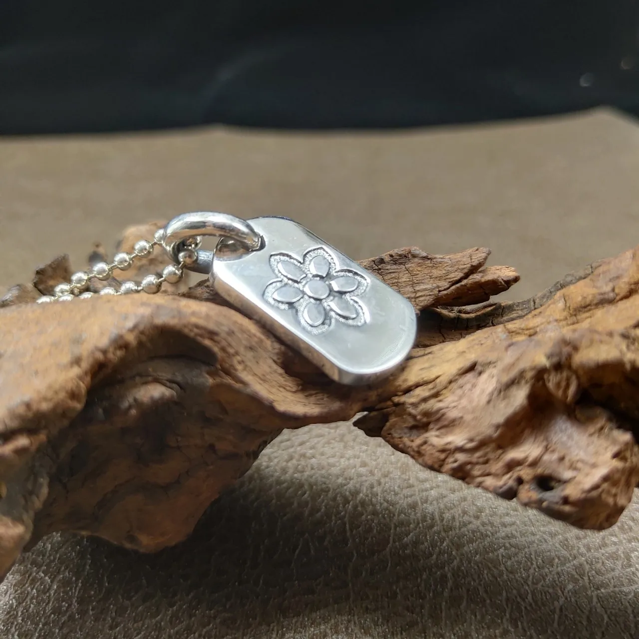 Корейская версия военная подвеска в виде цветка вишни из чистого серебра S925