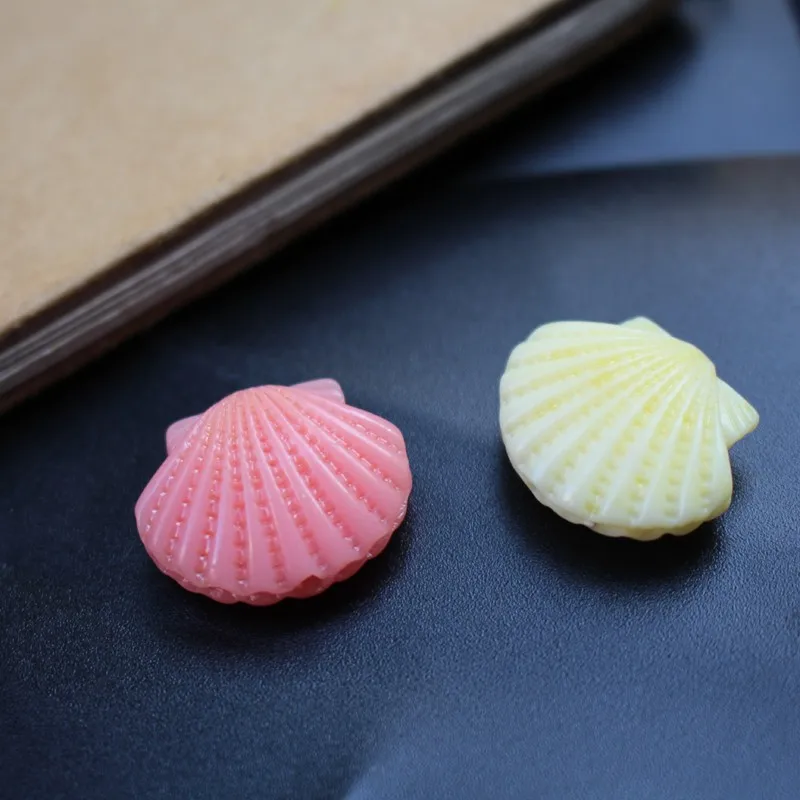 Бусины-кабошоны из искусственных коралловых ракушек 25 мм 5 шт. |