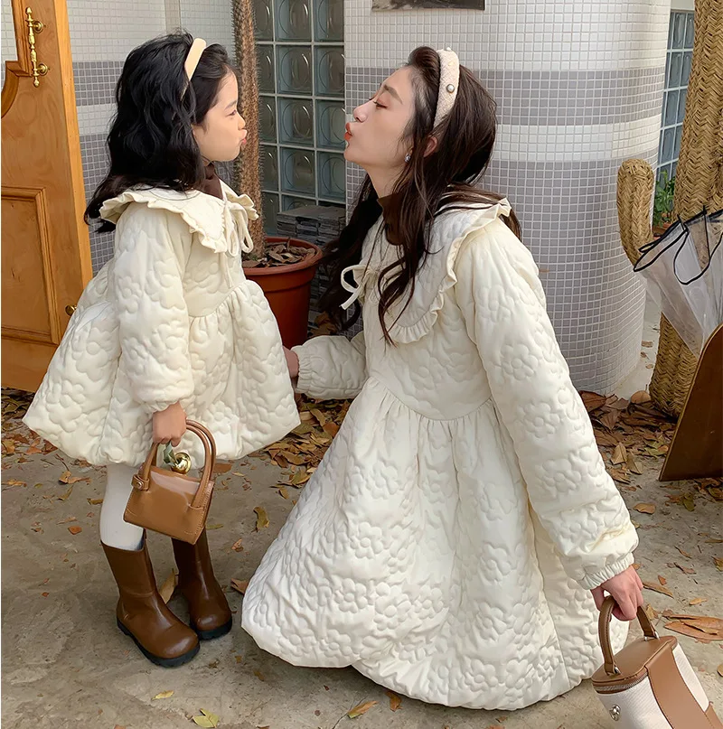 

2022 Winter Parent Child Mother Women's Dress Korean Girl's Large Cape Quilted Cotton Dress Mom and Daughter Matching Swimsuit