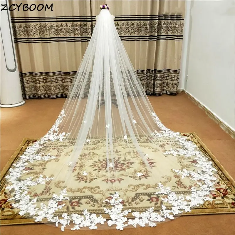 Однослойная свадебная фата с гребнем кружевным краем белая 2022 аппликацией в виде