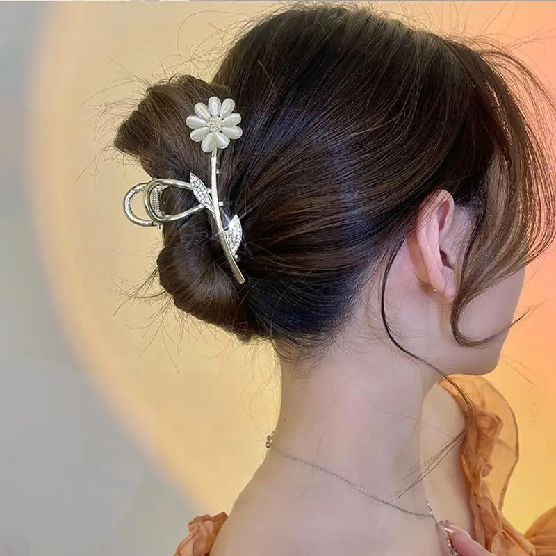 

Flower Hair Claws for Women Vintage Hair Jewelry Charm Big Rhinestone Crystal Crab Clip Wedding Claw Crab Daisy Shark Clip