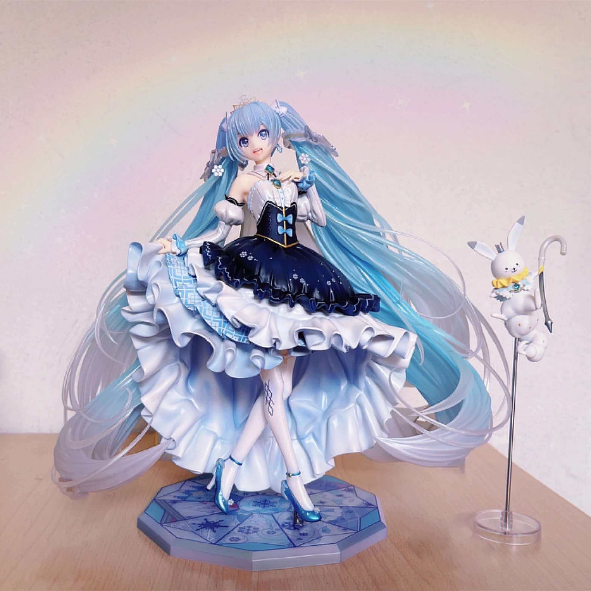 

New Hatsune Miku Figure Snow Miku 23cm Action Figures Onion Girl Double Horsetail Lovely Princess Pvc Model Statue Youth Toys