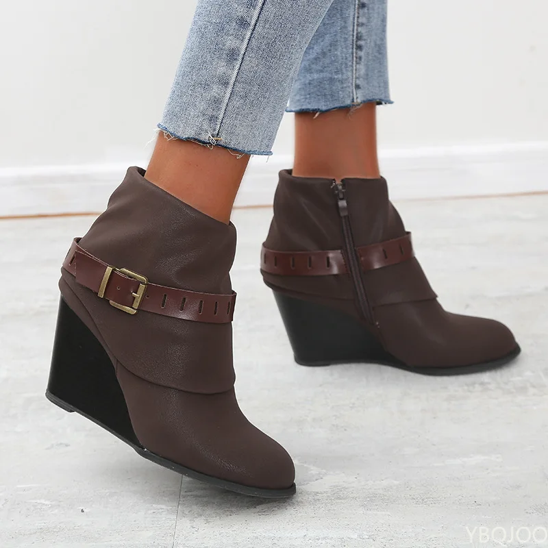 

Женские ботильоны на танкетке, короткие ботинки в стиле ретро с ремешком и пряжкой, на платформе, Осень-зима 2022