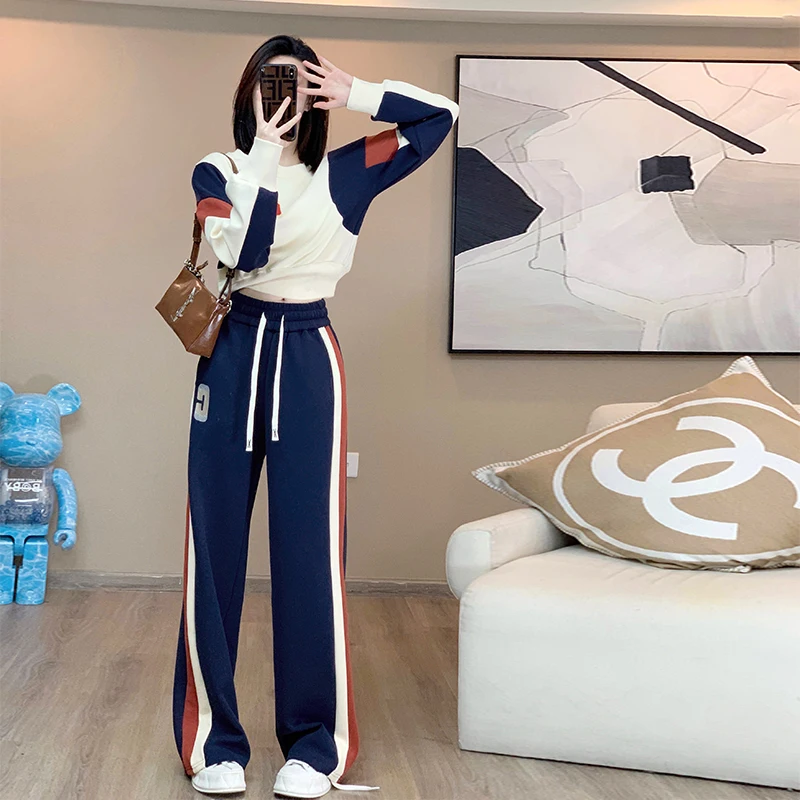 Рисунок 6 - Женский спортивный костюм из двух предметов