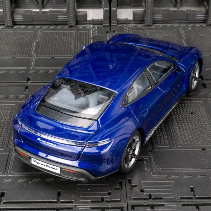 Фото Модель автомобиля Bburago 1:24 Porsche Taycan из сплава, с открывающимися дверями, капотом и багажником, подходит для коллекционирования. №4