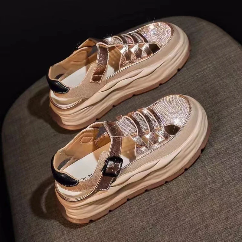 

Босоножки женские на платформе и среднем каблуке, с вырезами