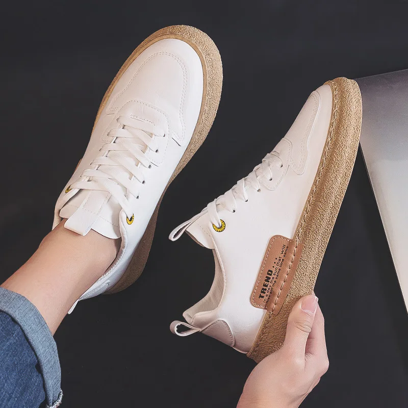 

2022 New Classic White Men's Shoes Fashion Flat Sneakers Men Outdoor Breathable Thick Sole Hiking Shoes Autumn Skateboard Shoes