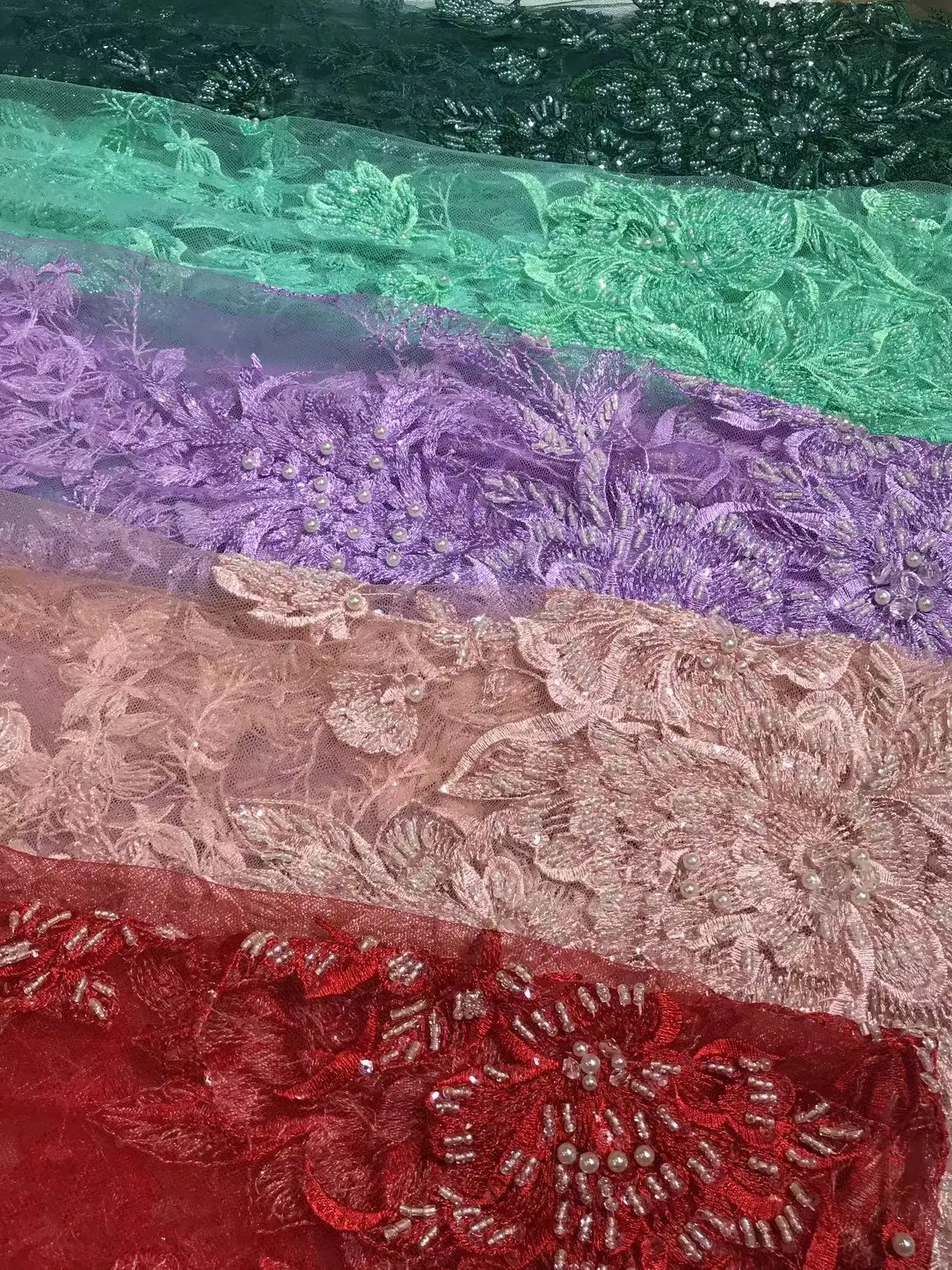 Тяжелая кружевная ткань ручной работы из бисера Изумрудный зеленый сиреневый