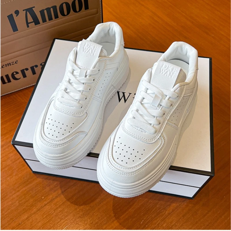 Новинка 2024 Повседневная дышащая и удобная спортивная обувь на толстой подошве