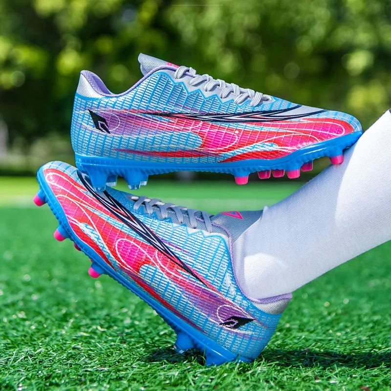 New Fashion Professional Men Football Shoes Boys Soccer Cleats Lightweight Men's Football Boots Non-Slip Society Soccer Shoes