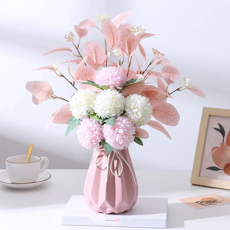 

Hot Artificial Flower Eucalyptus Leaf Ball Chrysanthemum Bouquet Home Decoration Flower Arrangement Wedding Home Decoration