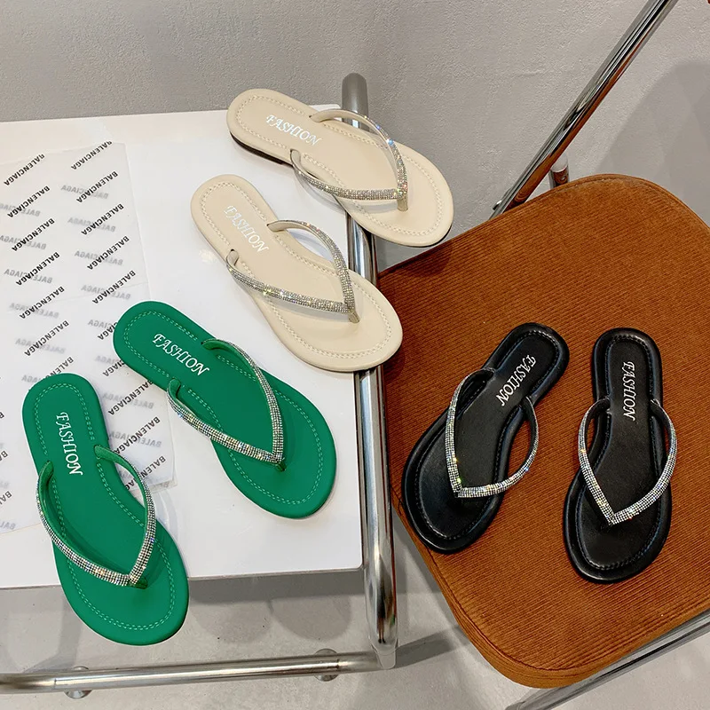 

New 2022 Outdoor Summer Clip-toe Beach Shoes Flat Heelless Rhinestones