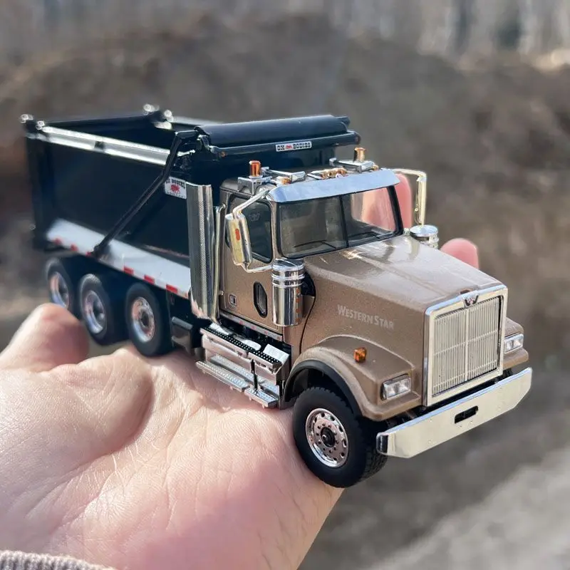 Фото Коллекционная модель самосвала Western Star 49X (1:50) DM Diecast, американская тяжелая грузовая техника, игрушечный автомобиль Western Star, подарок для коллекционеров №2