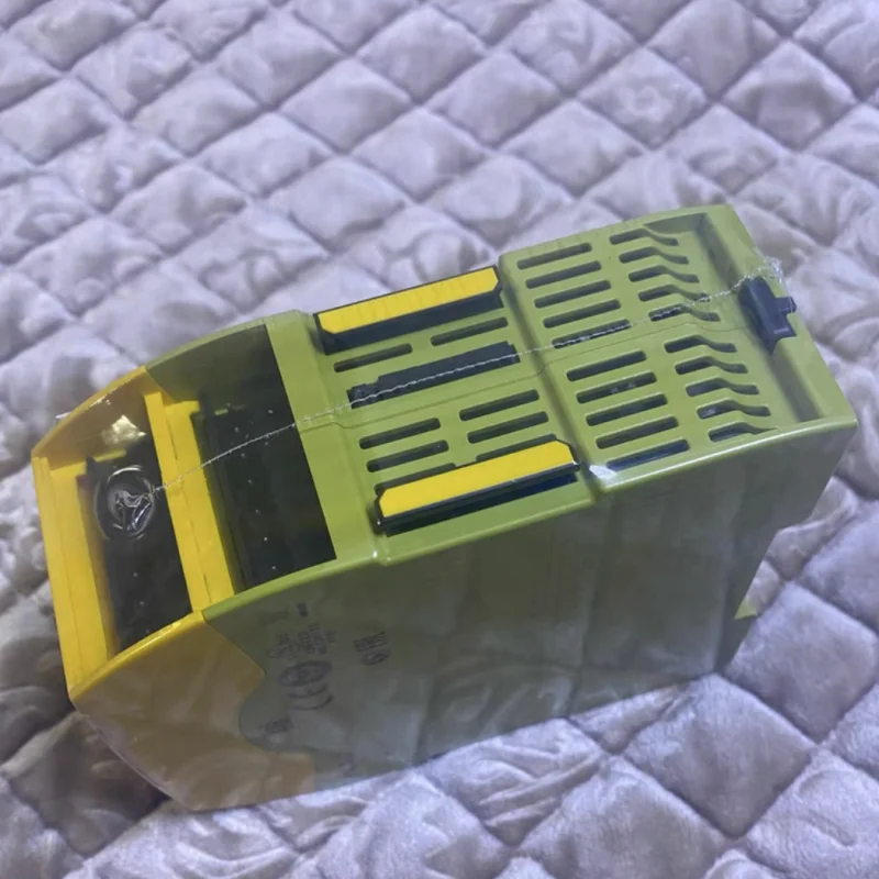 Новое и оригинальное реле безопасности Pi lz 772100 PNOZ m B0
