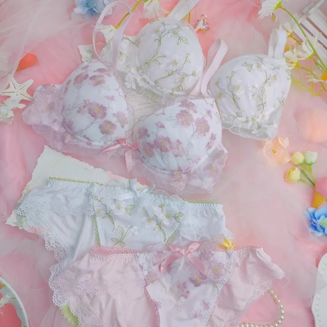 Домашний японский милый комплект с бюстгальтером вышивкой и глубоким куриным