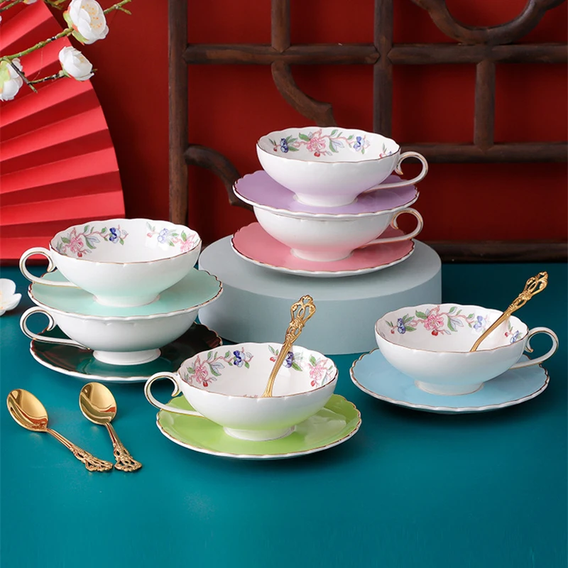 

European Light Luxury Cup Saucer Bone Porcelain Gold Lace Coffee Cup Saucer Set Home Drinking Equipment Coffee Mug Gift