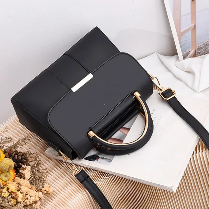 Простая женская сумка из искусственной кожи модная маленькая с ручкой