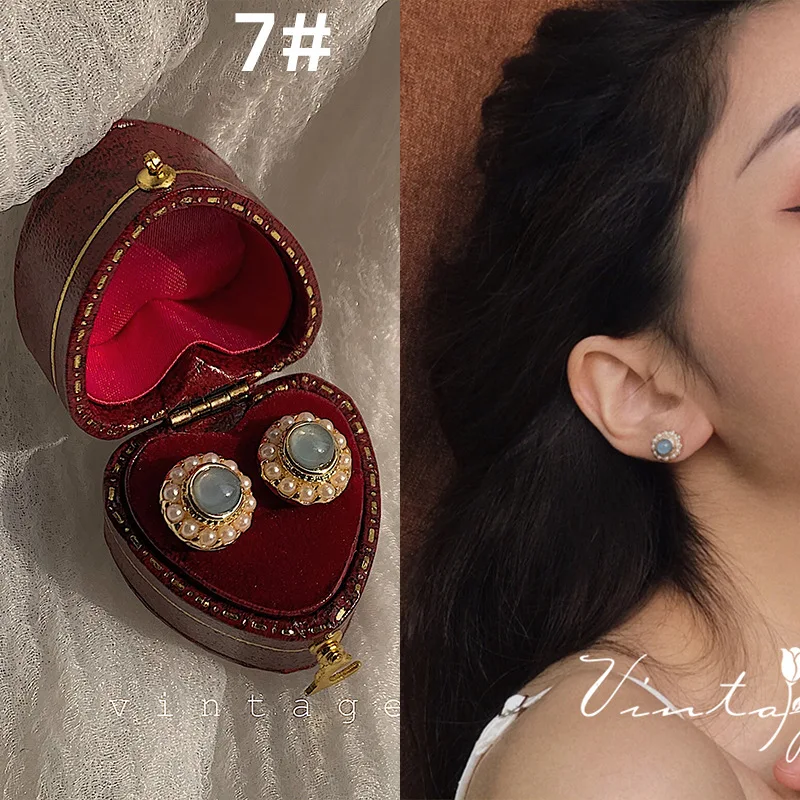 Ear Clip Women Without Piercing High-End Retro Earrings Feminine Temperament Pearl Ear Clip Without Piercing Light Luxury Earrin