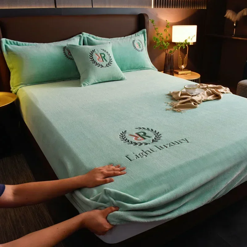 Утолщенное бархатное постельное белье набор эластичных простыней мягкий чехол