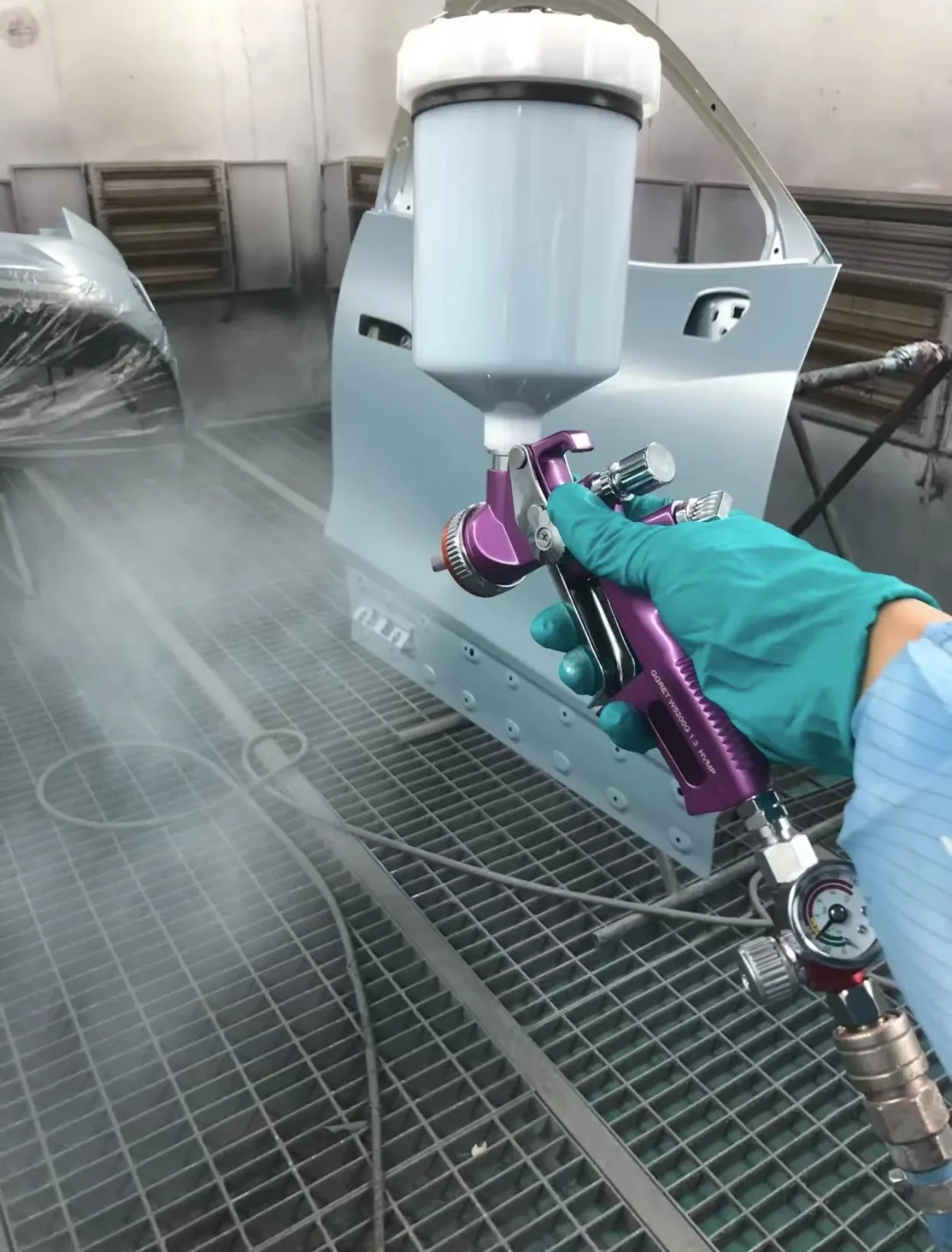 

The same model in the video Purple oil and water spray gun