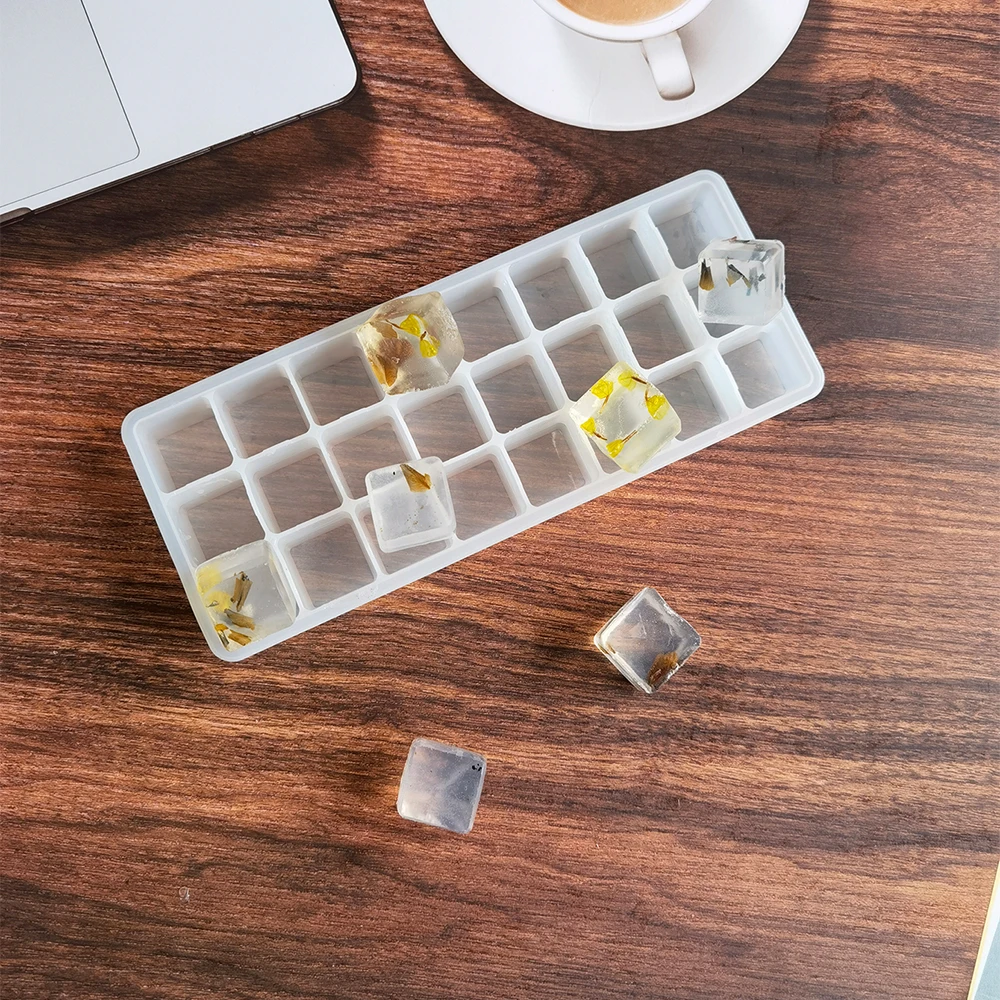 

24 Silicone Ice Cube Tray with Lid Ice Cube Mold Silicone Party Bar Drink Whiskey Cocktail Chocolate Ice Cream Maker Ice Box