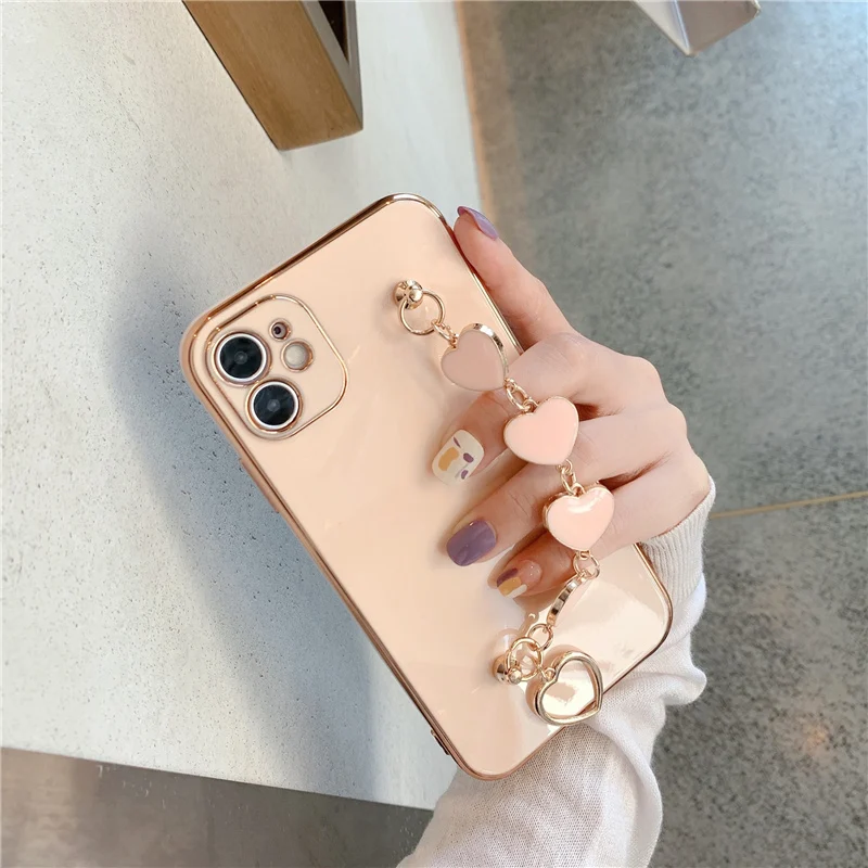Luxury Plating Love Heart Chain Wrist Bracelet Soft Phone Case for Iphone 13 12 Pro Max X XS XR 14 Pro Max 7 8 Plus Coque Cover