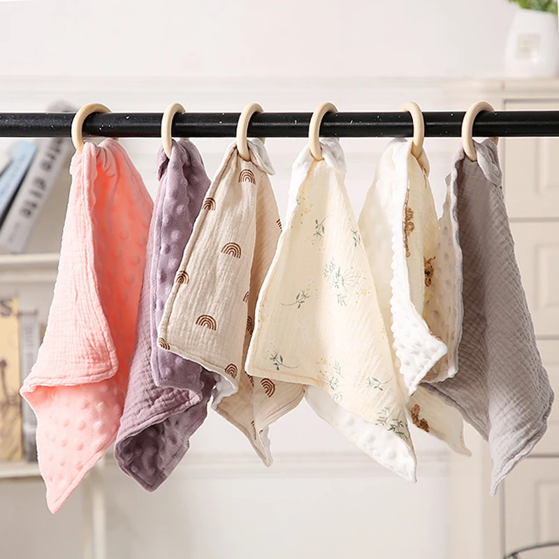

Soft Newborn Muslin Double Cotton Comforter Towel Baby Soothe Appease Towel Burp Cloth with Wood Teether Ring Snap Button