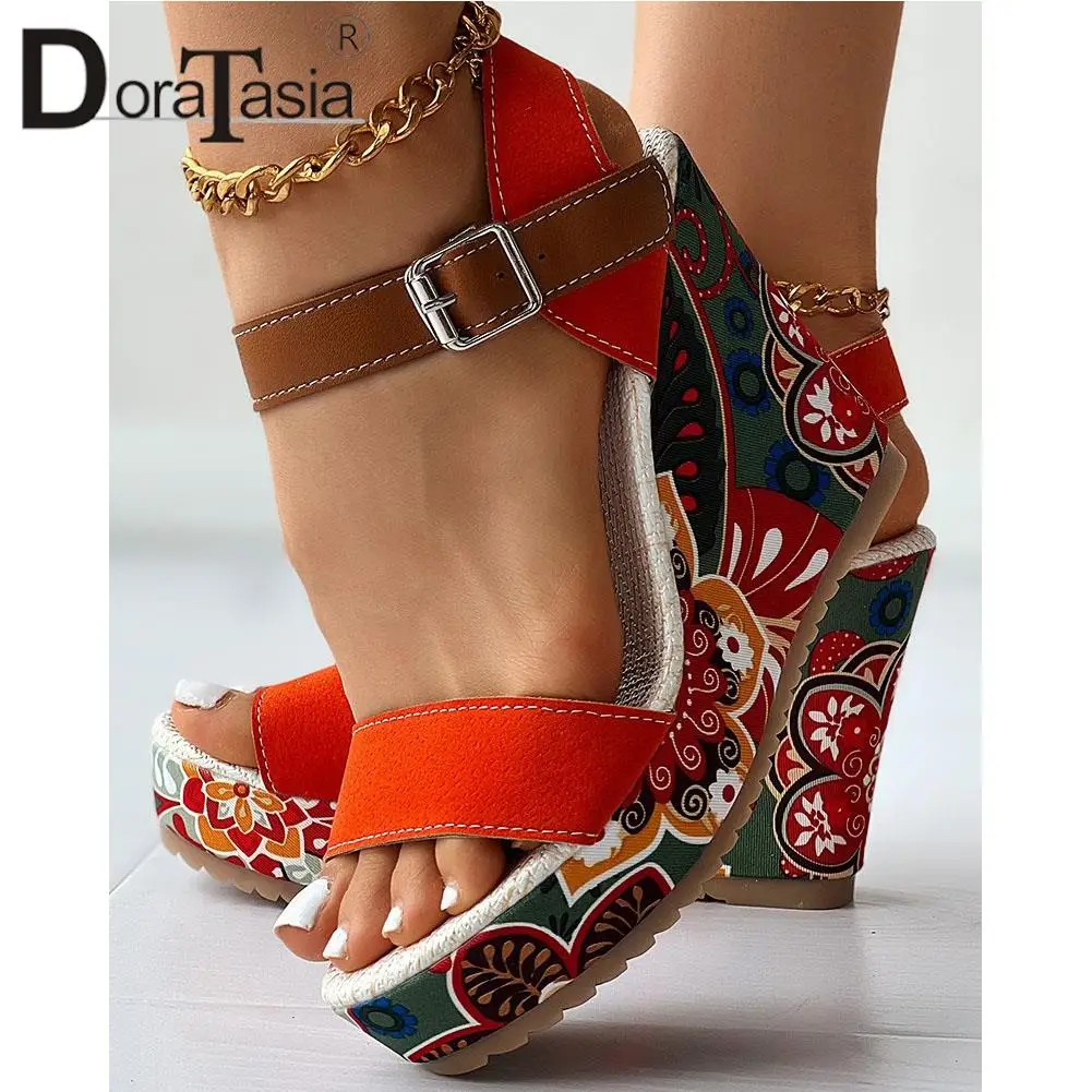 Brand New Female Platform Buckle Sandals Fashion Floral Print Wedges High Heels women's Sandals Casual Party Woman Shoes