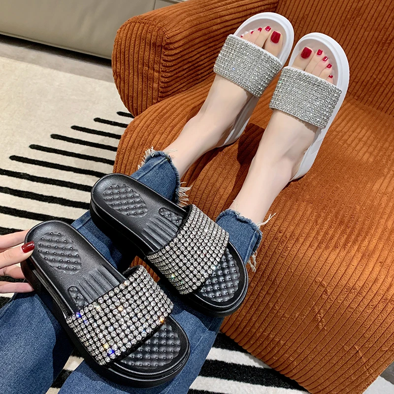 

Glitter Slides Female Shoes Slippers Flat Fashion Platform Low Jelly 2022 Soft Luxury PU Rubber Crystal House Slippers Platform