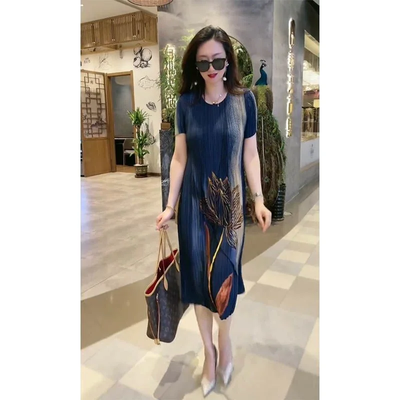 

Женское Плиссированное Платье с принтом, повседневное свободное платье средней длины с круглым вырезом и коротким рукавом, стильное платье для женщин, Новинка лета 2023