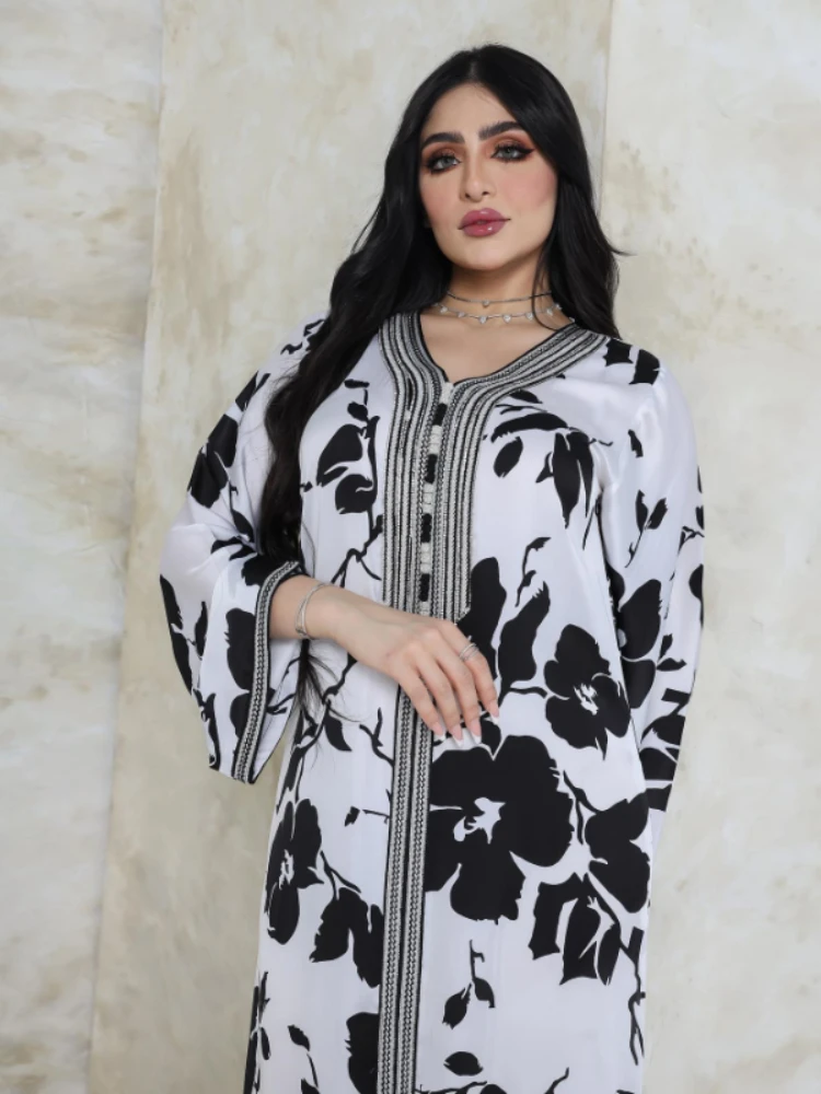 Muslim Fashion 2023 Spring Summer Muslim Women V-neck Long Sleeve Polyester Printing Long Abaya Muslim Dresses Abayas for Women