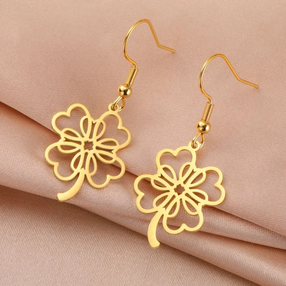 Серьги в виде пятилистного клевера LIKGREAT