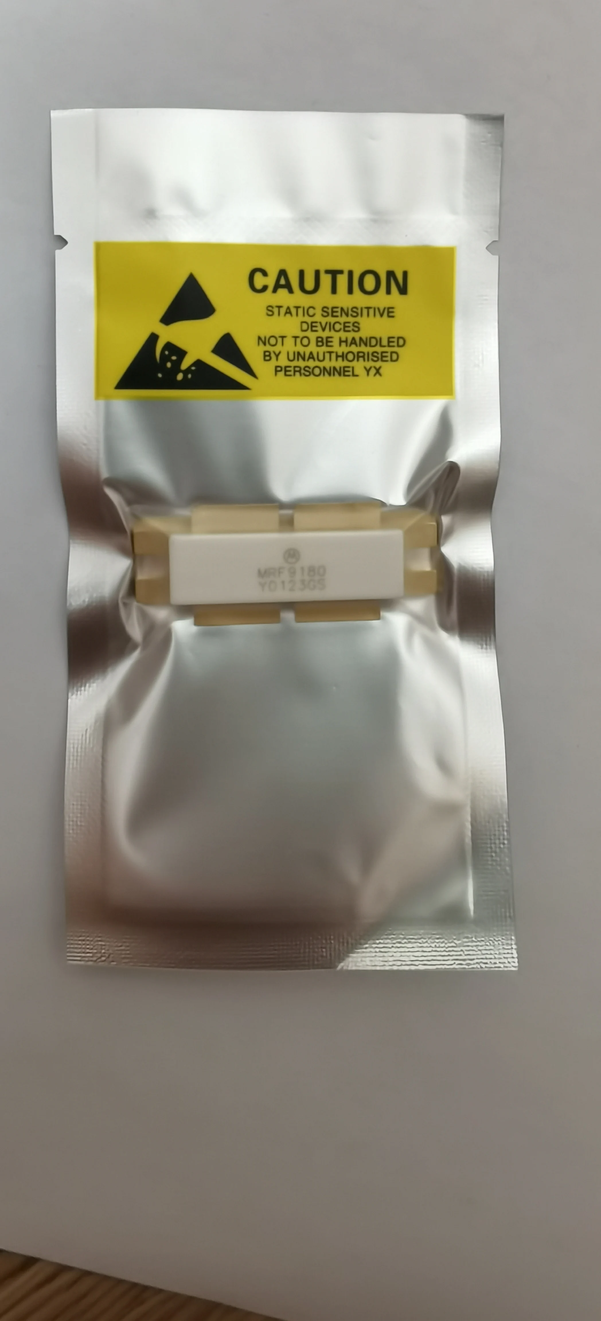 

MRF9180 Original Thyristor , 100% good quality