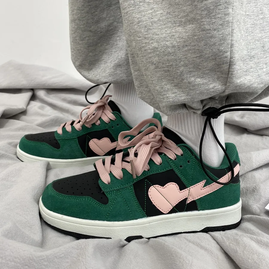 Board Shoes Woman Round Head Running Shoes Women Tenis Masculino Lace Up Sneakers Female Comfort Sport Shoes For Girls New