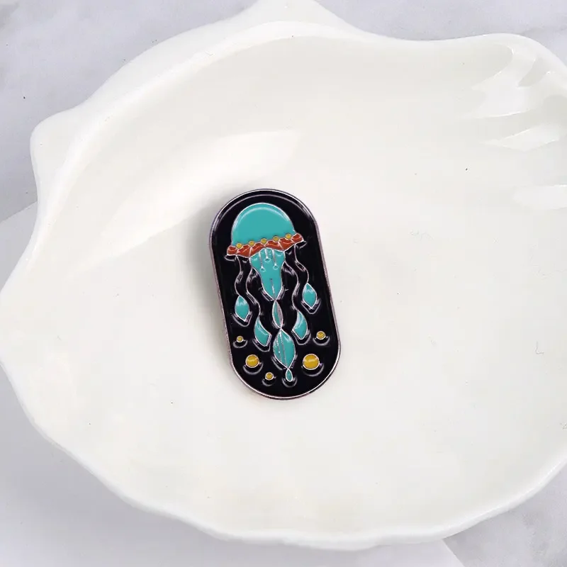 Эмалированная булавка-медуза из меди