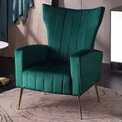 Велюровое кресло Wingback