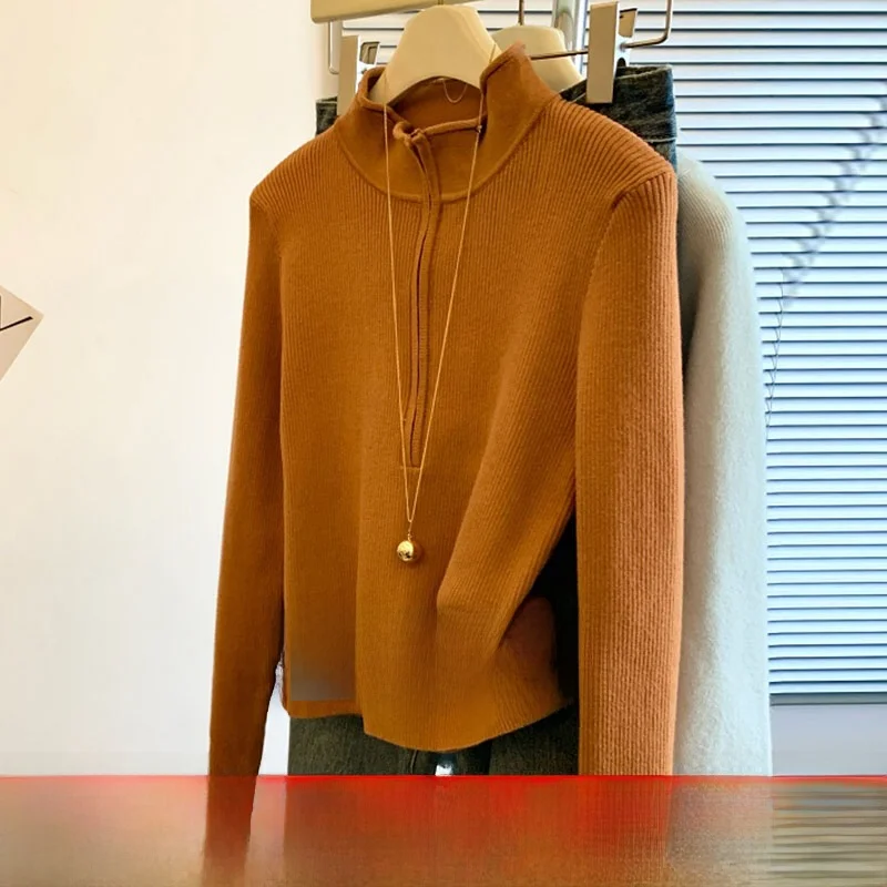 Вязаный женский вязаный свитер с полувысоким воротником на молнии и длинными