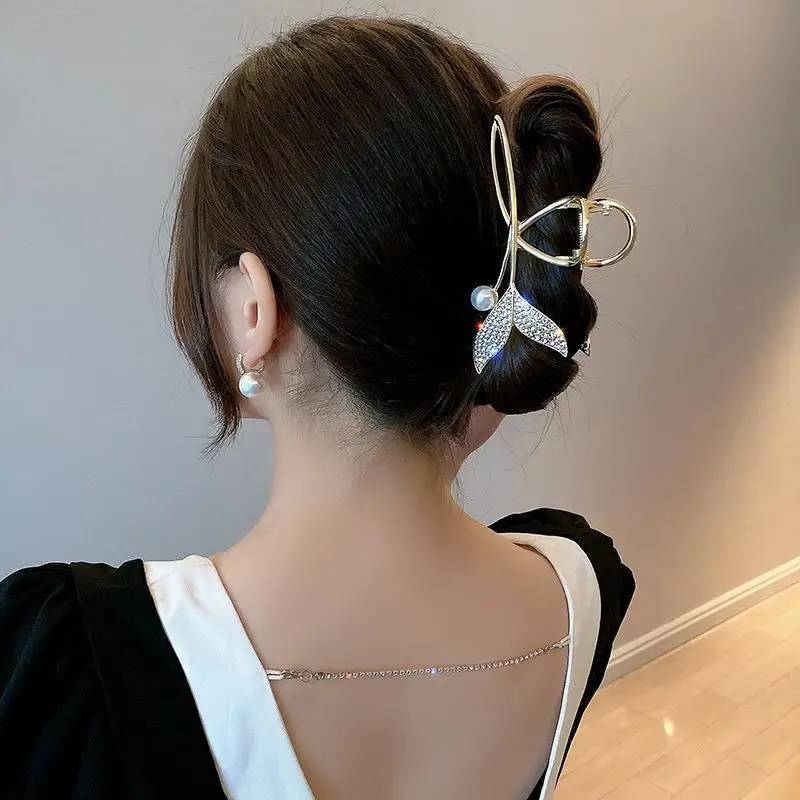 

Female Fishtail Hair Clip Large Back Head Shark Clip High-Quality Pearl Hairpin Metal Animal Hair Claw Styling Tools Accessories