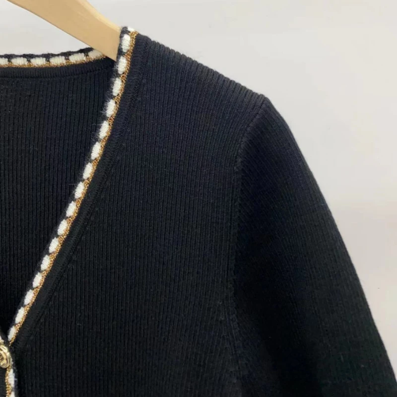 

2023 Early Autumn New V-neck Short-sleeved Single-breasted Women Cardigan