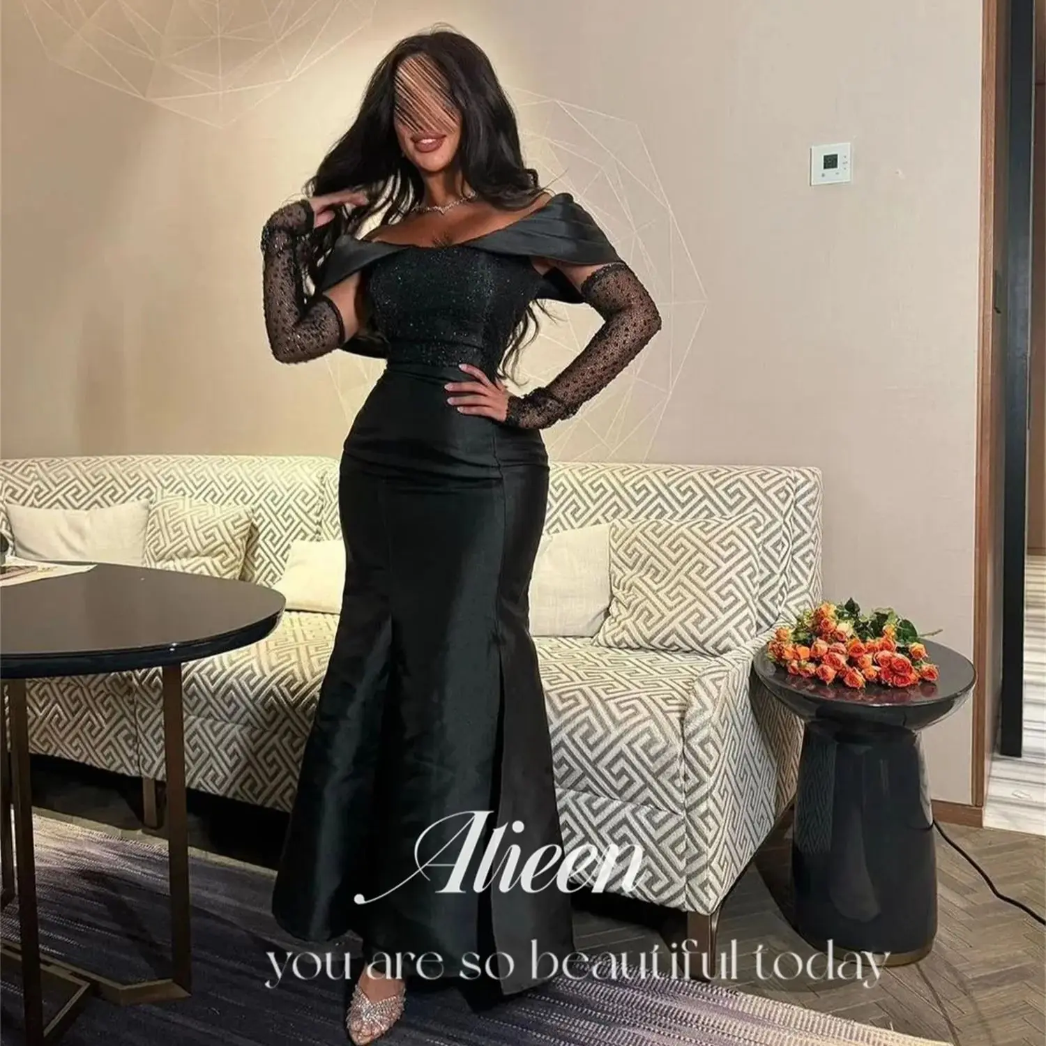 Блестящее черное атласное платье Aileen с вышивкой бисером и юбкой-годе элегантное