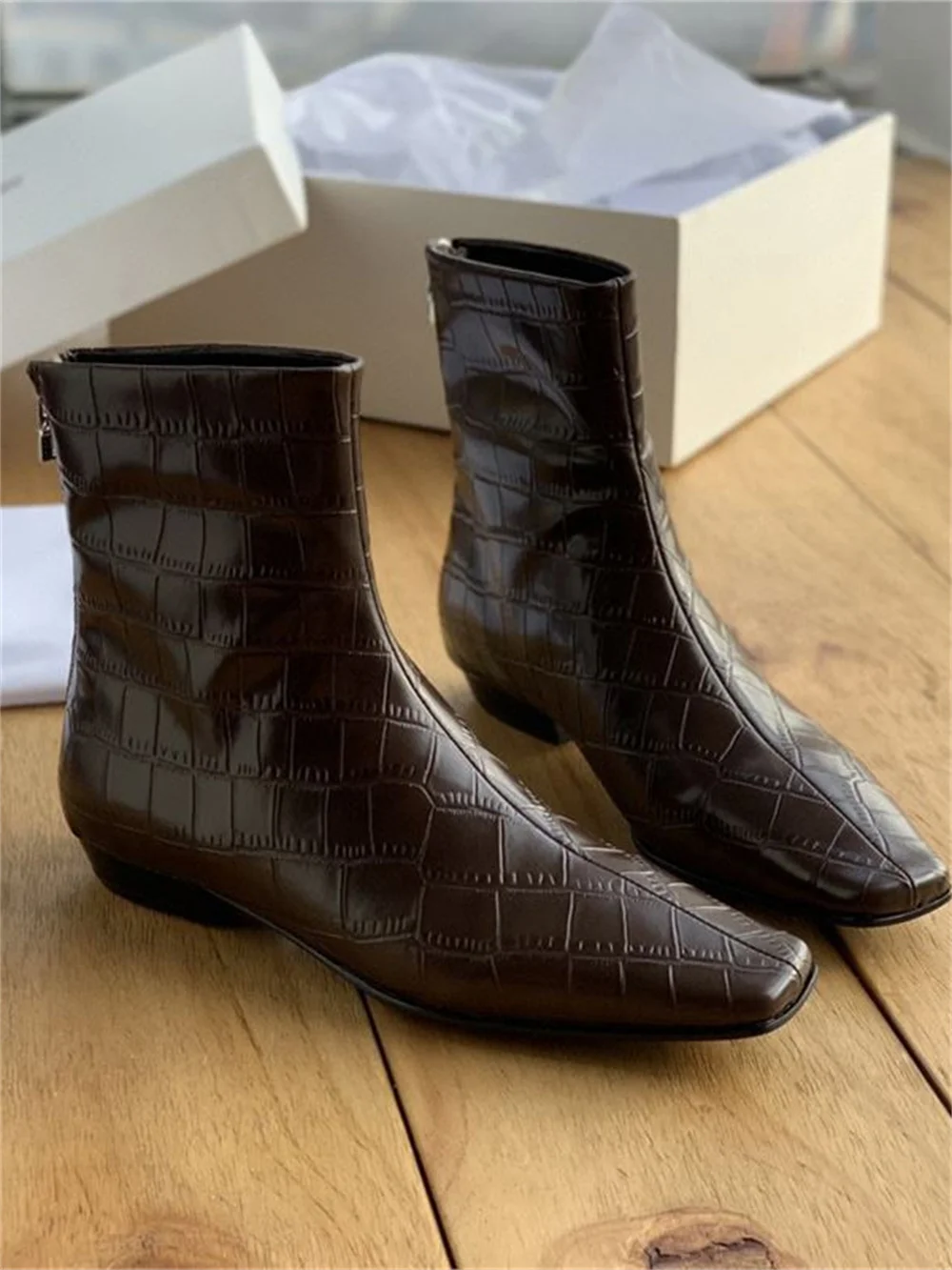

Female Flat Bottom Leather Short Tube Women Crocodile Pattern Cowhide Short Boots Female Square Head Back Zipper Single Boot